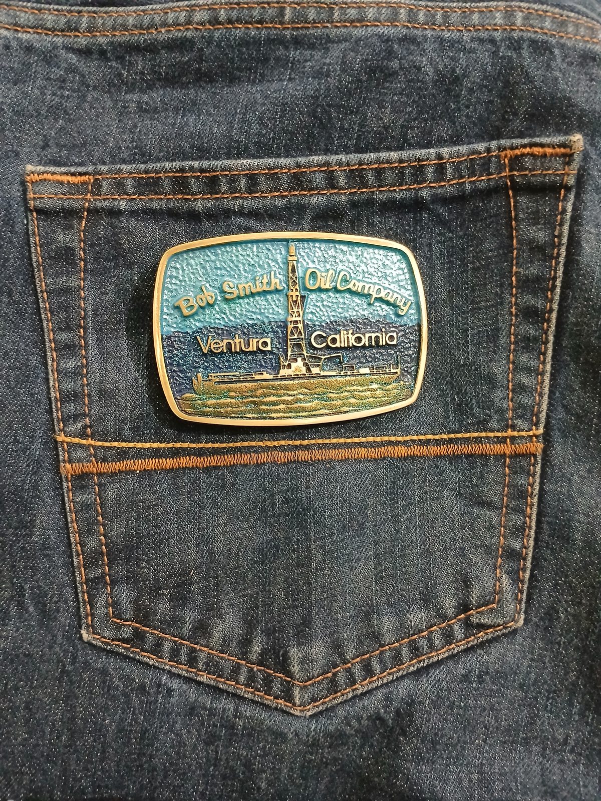 Bob Smith Oil Company Ventura California Vintage Belt Buckle – On jeans back pocket Bob Smith Oil Company Ventura California vintage belt buckle – on jeans back pocket