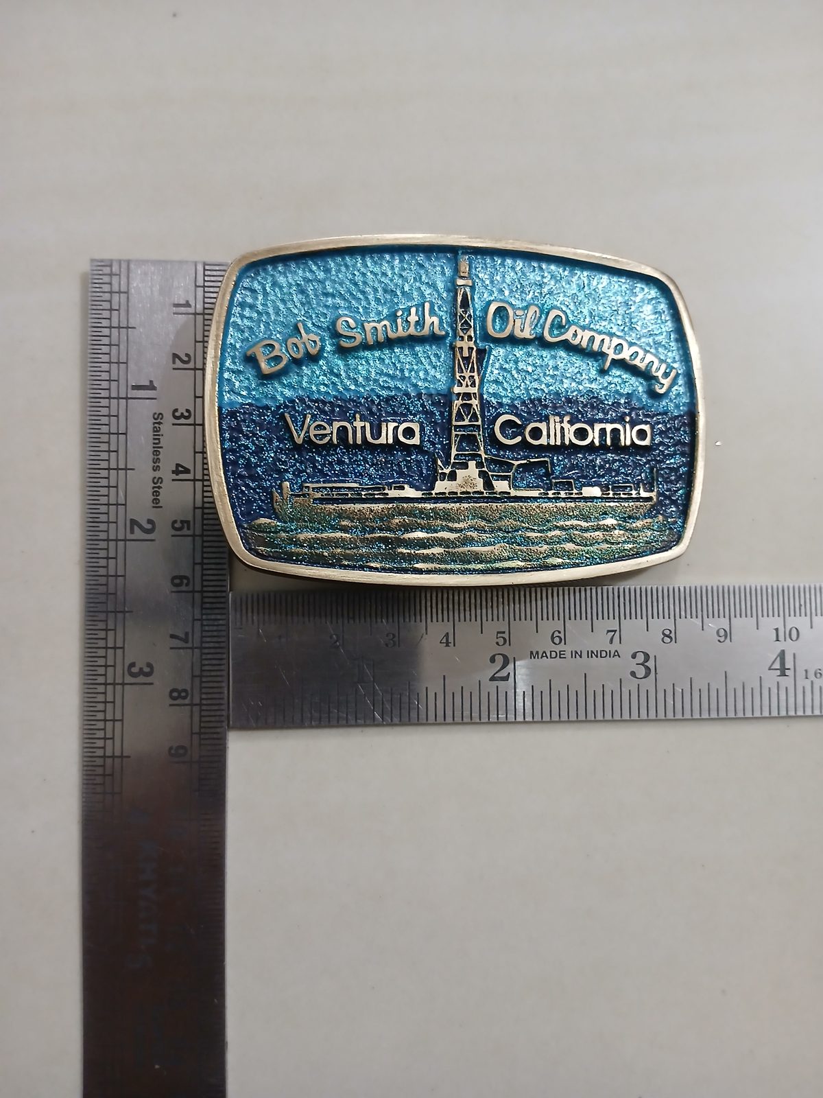 Bob Smith Oil Company Ventura California Vintage Belt Buckle – With ruler for size Bob Smith Oil Company Ventura California vintage belt buckle – with ruler for size