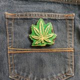 Cannabis Leaf vintage belt buckle – on jeans back pocket