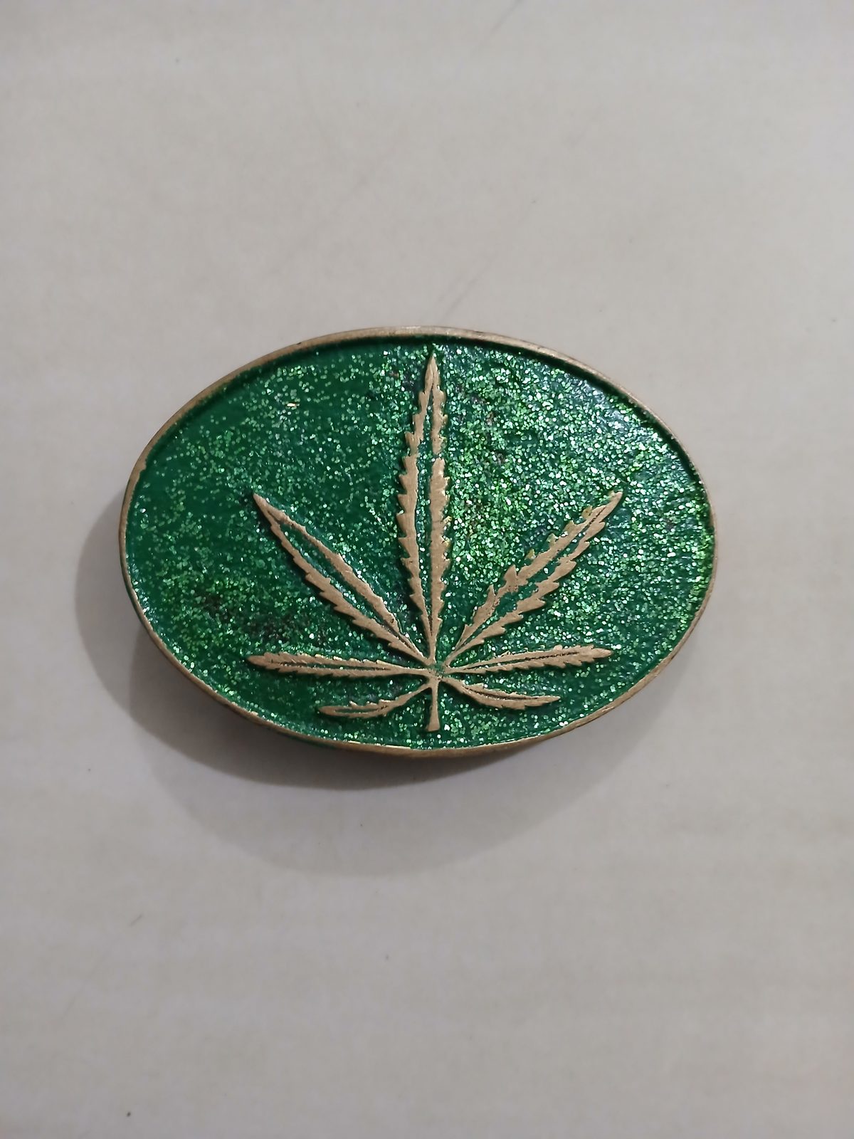 Cannabis Leaf Vintage Belt Buckle – Front view Cannabis Leaf vintage belt buckle – front view