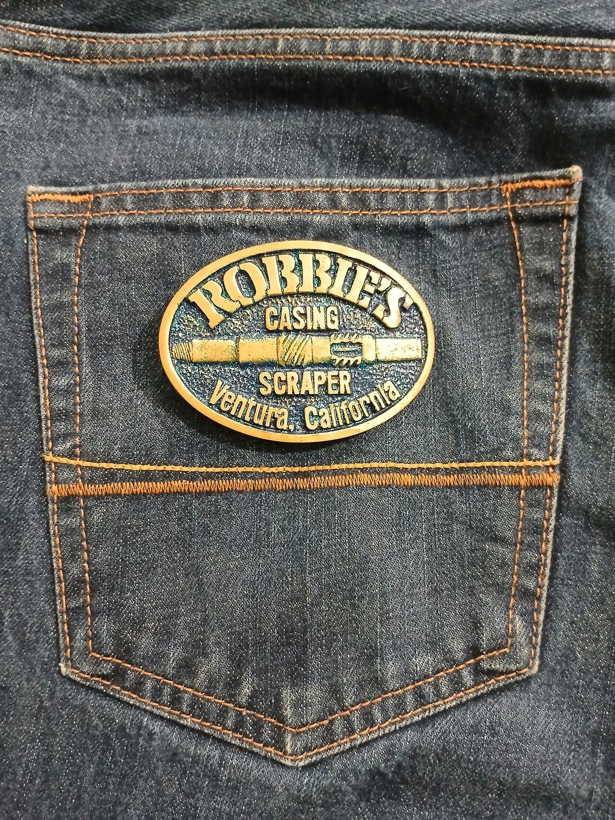 Casing Scraper Ventura California Vintage Belt Buckle – On jeans back pocket Casing Scraper Ventura California vintage belt buckle – on jeans back pocket