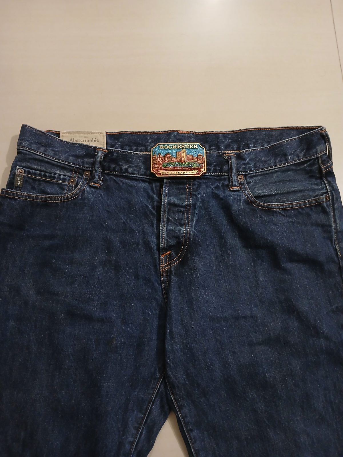 City Skyline 150 Years 1834-1984 Vintage Belt Buckle – Worn on belt with jeans City Skyline 150 Years 1834-1984 vintage belt buckle – worn on belt with jeans