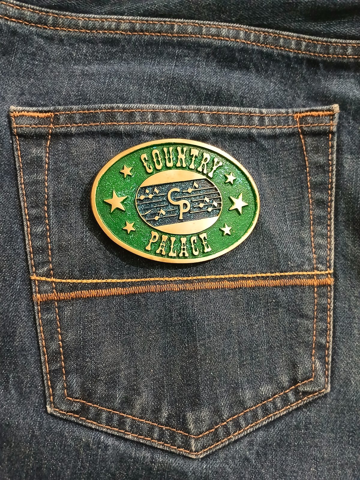 Country Palace Vintage Belt Buckle – On jeans back pocket Country Palace vintage belt buckle – on jeans back pocket