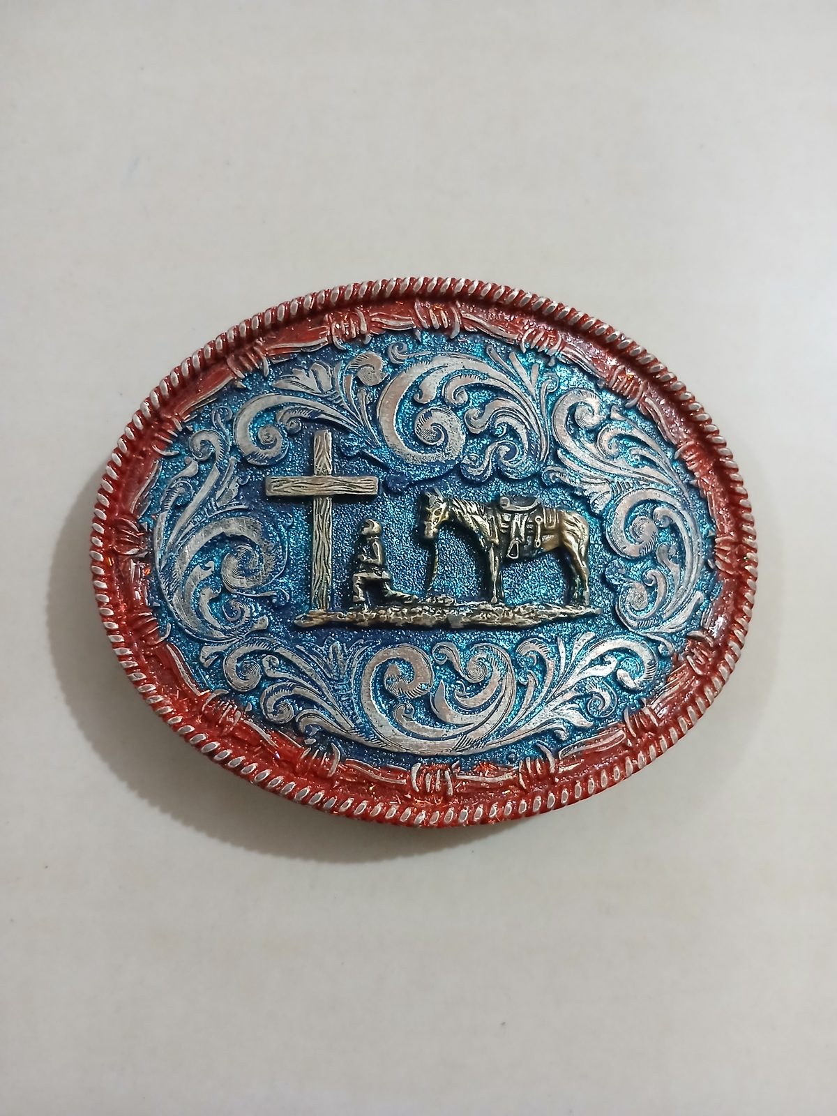 Cowboy Cross Horse Vintage Belt Buckle – Front view Cowboy Cross Horse vintage belt buckle – front view