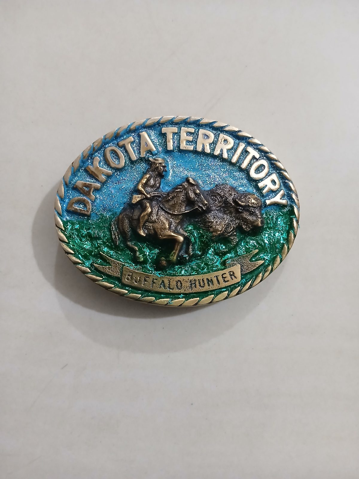 Dakota Territory Buffalo Hunter Vintage Belt Buckle – Front view Dakota Territory Buffalo Hunter vintage belt buckle – front view