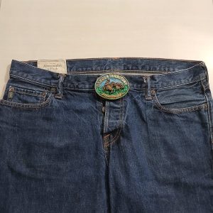 Dakota Territory Buffalo Hunter vintage belt buckle – worn on belt with jeans