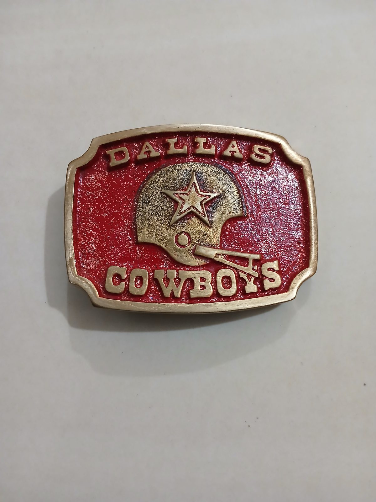 Dallas Cowboys Helmet Vintage Belt Buckle – Front view Dallas Cowboys Helmet vintage belt buckle – front view