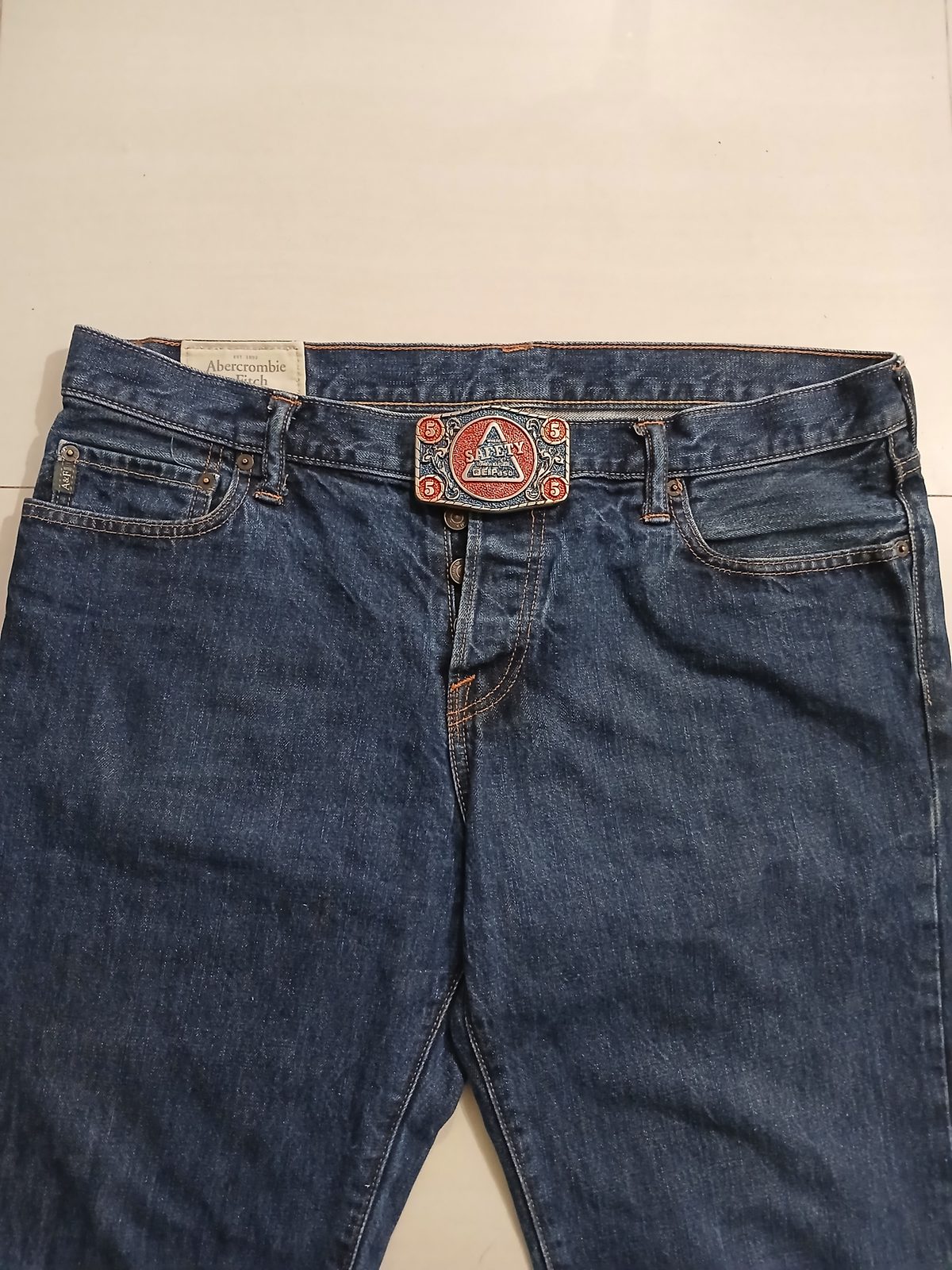 El Paso Safety Comes Natural Vintage Belt Buckle – Worn on belt with jeans El Paso Safety Comes Natural vintage belt buckle – worn on belt with jeans