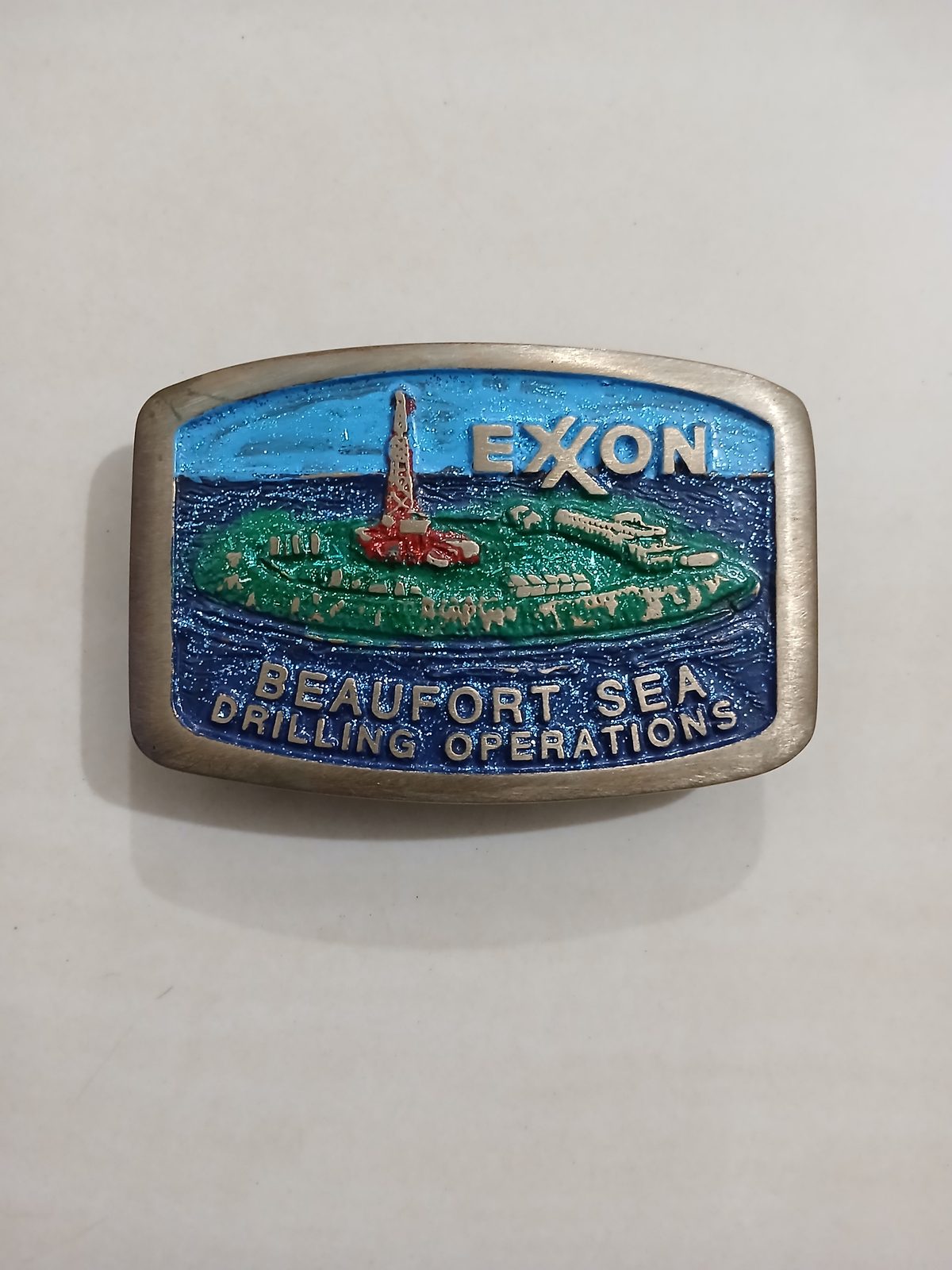 Exxon Beaufort Sea Drilling Vintage Belt Buckle – Front view Exxon Beaufort Sea Drilling vintage belt buckle – front view