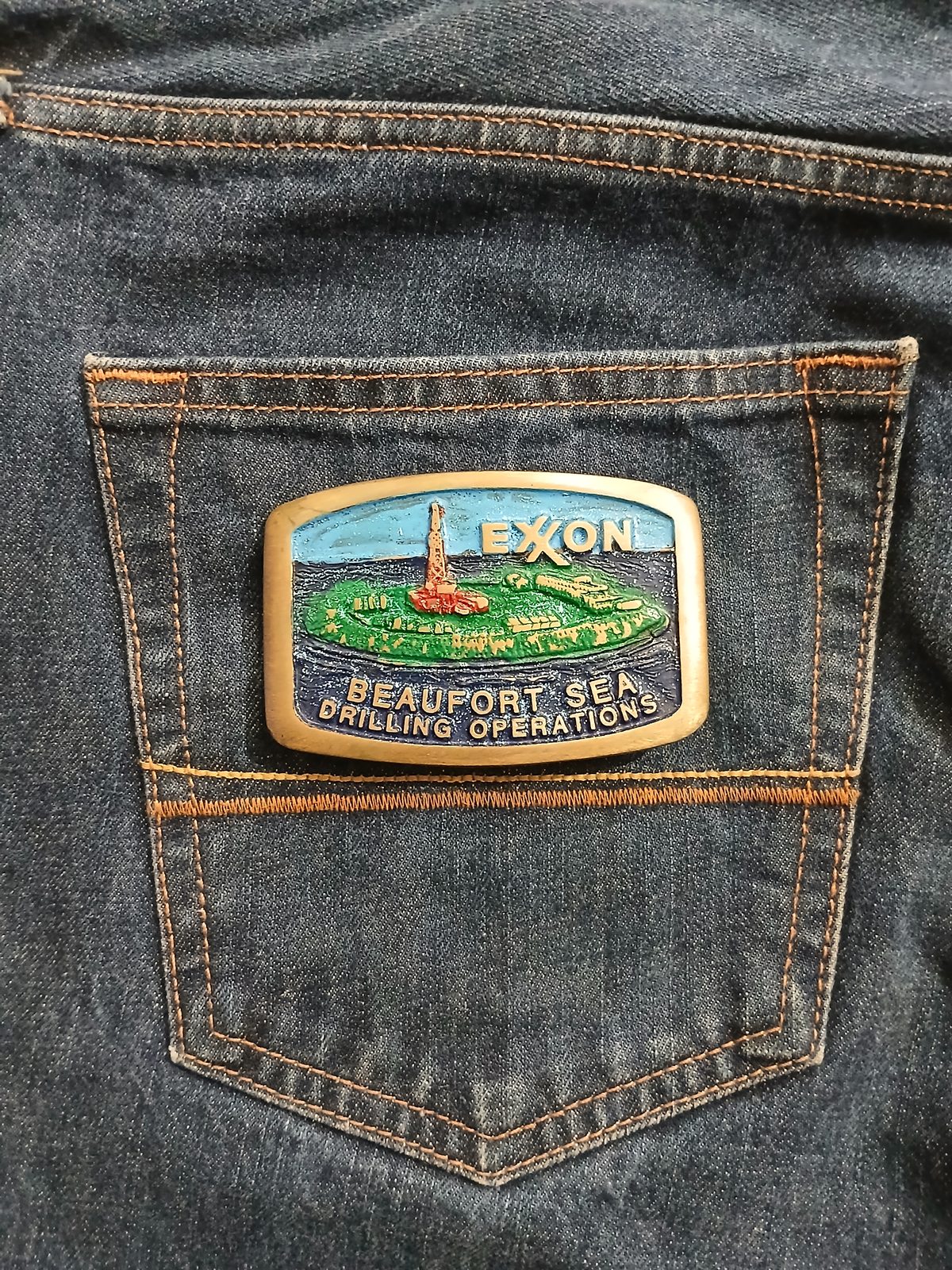 Exxon Beaufort Sea Drilling Vintage Belt Buckle – On jeans back pocket Exxon Beaufort Sea Drilling vintage belt buckle – on jeans back pocket