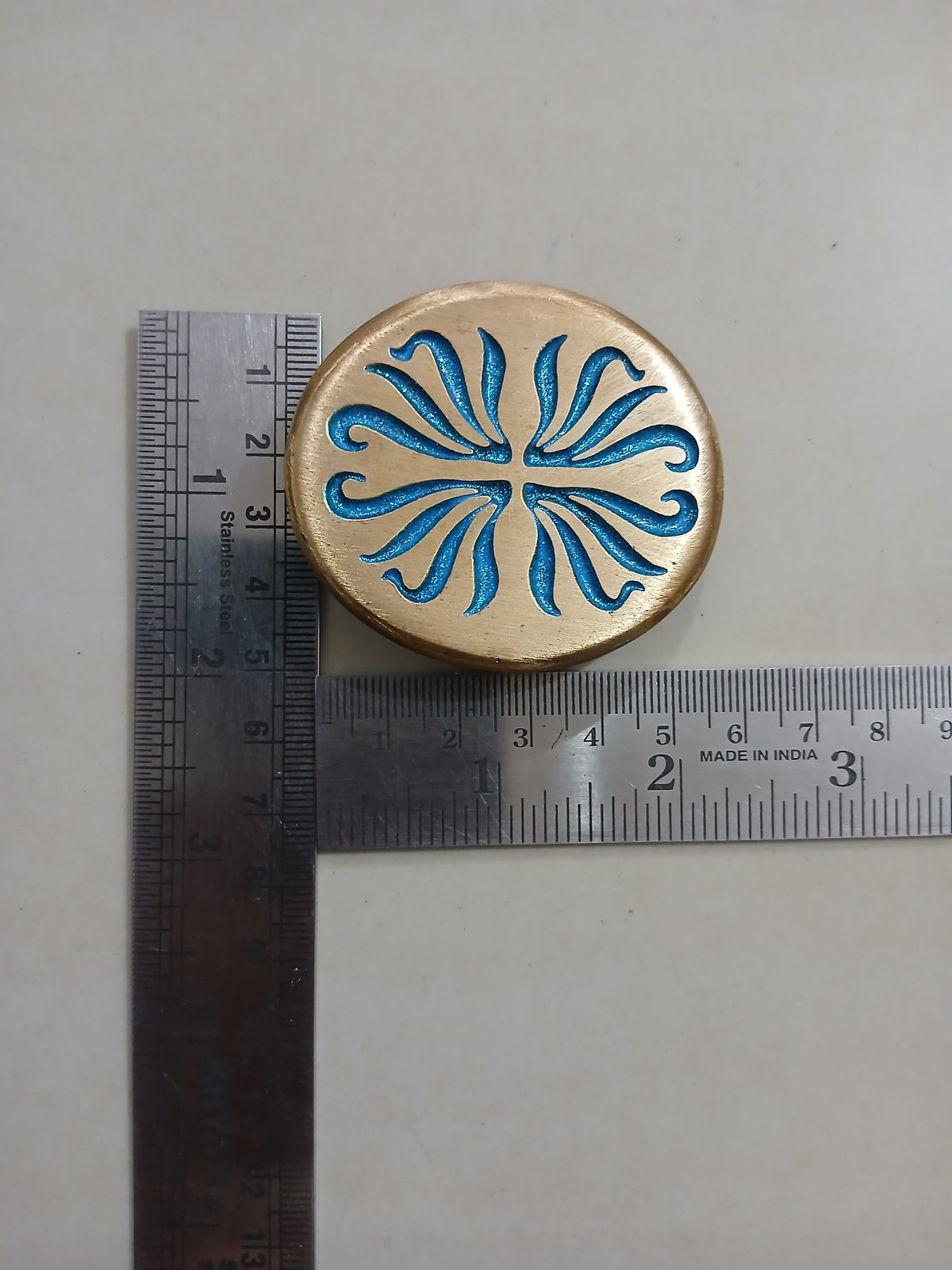 Floral Swirl Vintage Belt Buckle – With ruler for size Floral Swirl vintage belt buckle – with ruler for size