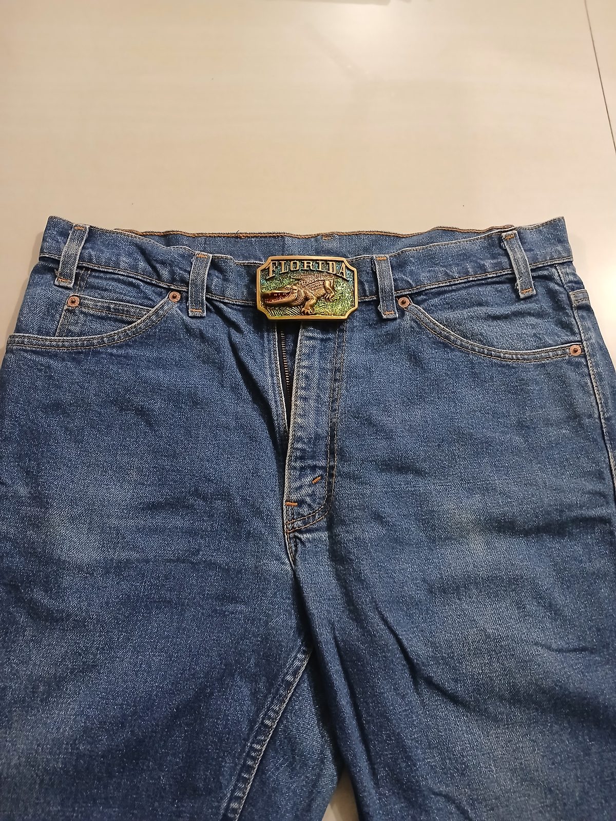 Florida Alligator Vintage Belt Buckle – Worn on belt with jeans Florida Alligator vintage belt buckle – worn on belt with jeans