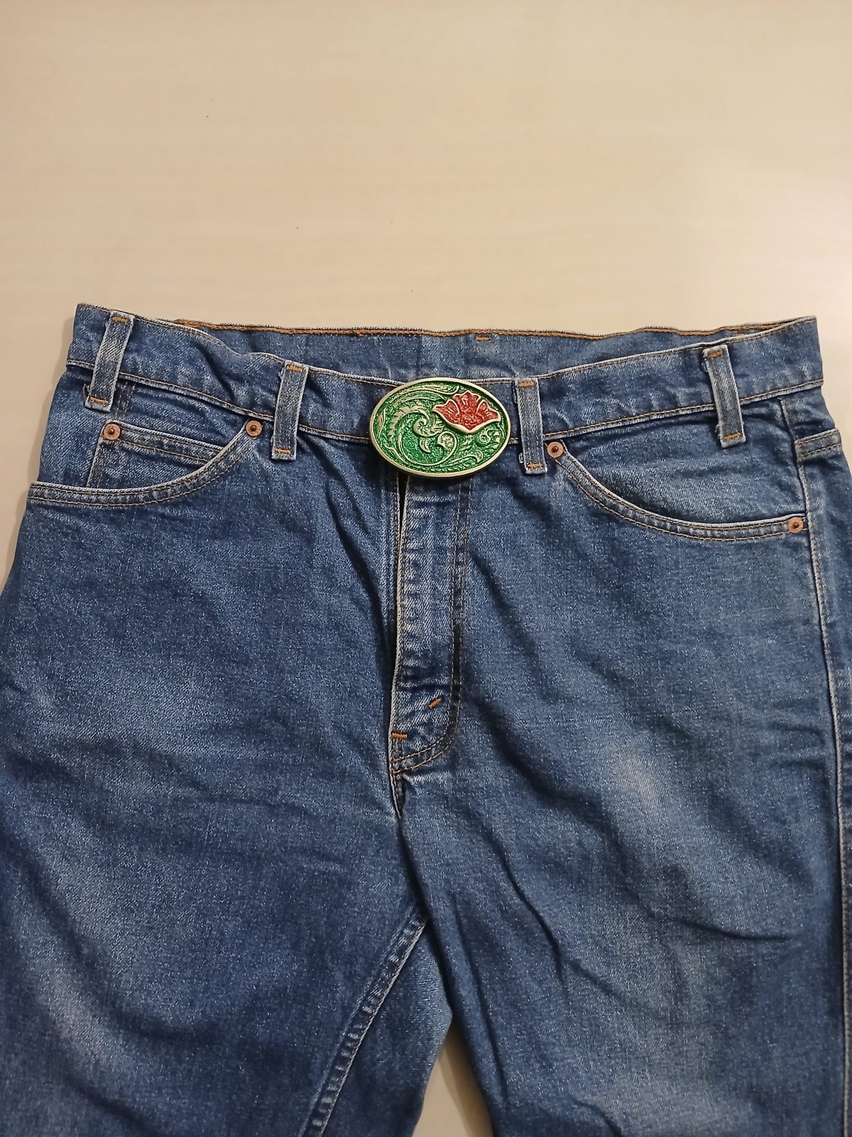 Green Floral Vintage Belt Buckle – Worn on belt with jeans Green Floral vintage belt buckle – worn on belt with jeans