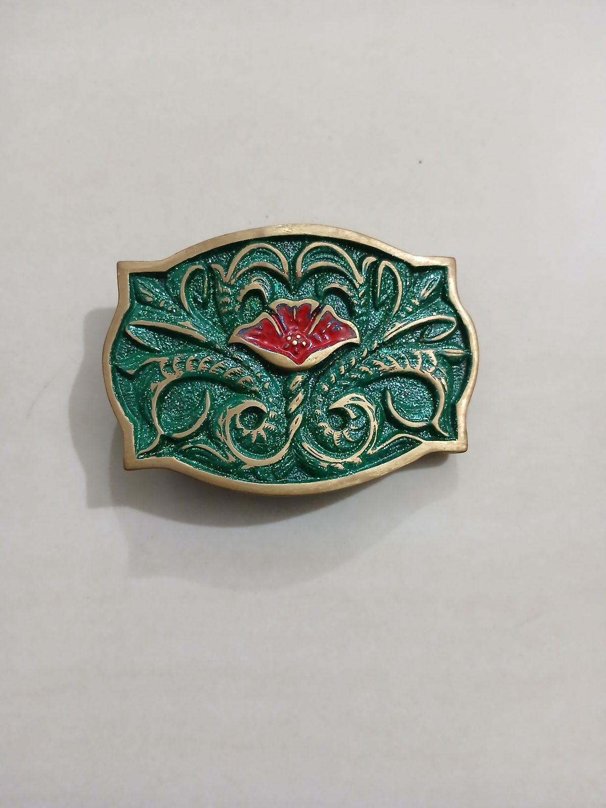 Green Floral Vintage Belt Buckle – Front view Green Floral vintage belt buckle – front view