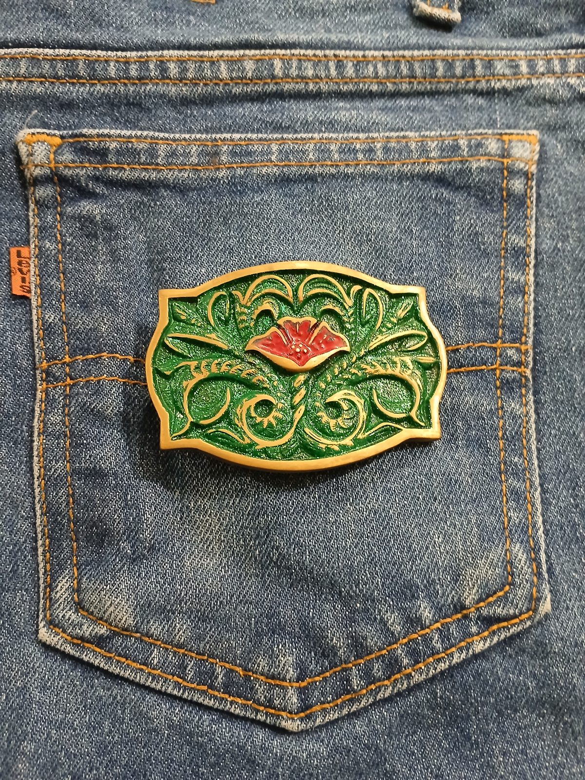 Green Floral Vintage Belt Buckle – On jeans back pocket Green Floral vintage belt buckle – on jeans back pocket