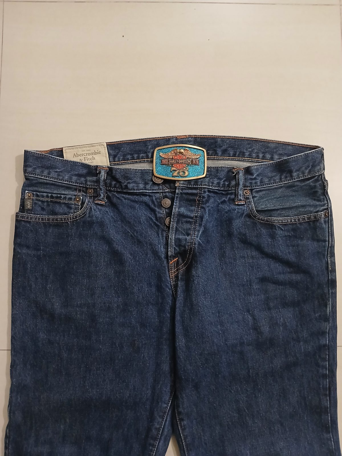 Harley-Davidson 75th Anniversary 1903-1978 Vintage Belt Buckle – Worn on belt with jeans Harley-Davidson 75th Anniversary 1903-1978 vintage belt buckle – worn on belt with jeans