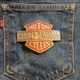Harley-Davidson Bar Shield vintage belt buckle – on jeans back pocket