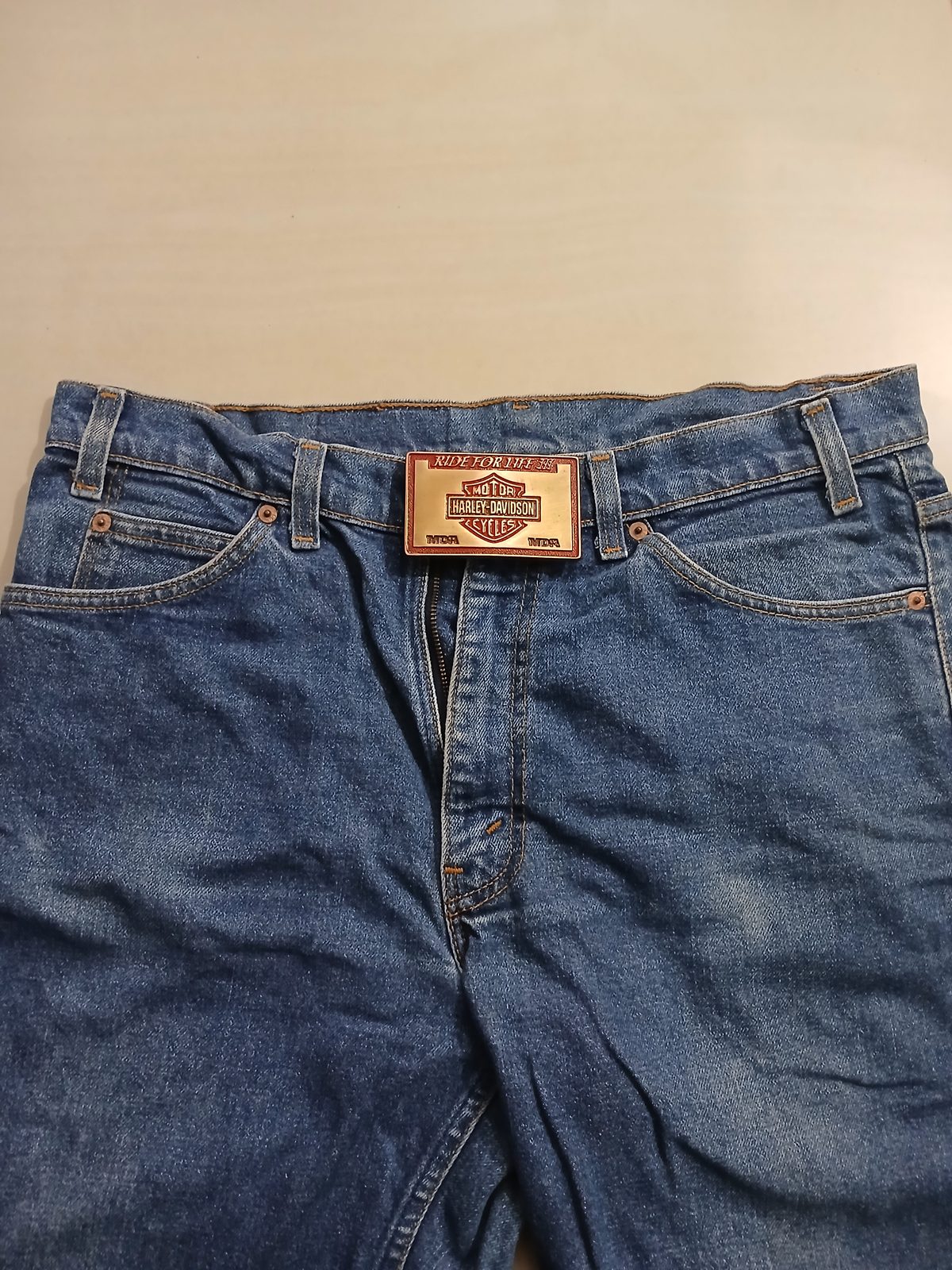 Harley-Davidson MDA Vintage Belt Buckle – Worn on belt with jeans Harley-Davidson MDA vintage belt buckle – worn on belt with jeans