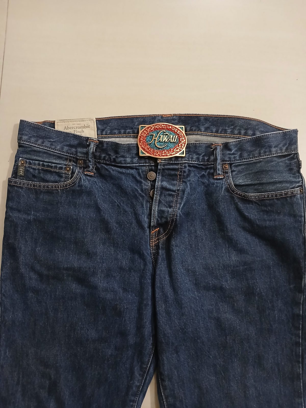 Hawaii Vintage Belt Buckle – Worn on belt with jeans Hawaii vintage belt buckle – worn on belt with jeans
