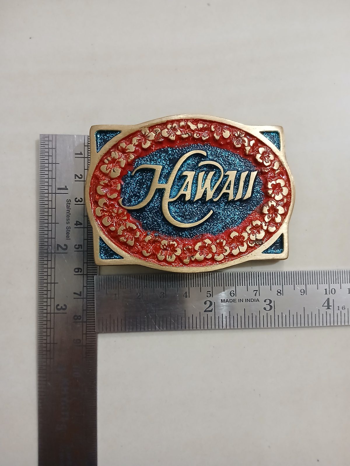 Hawaii Vintage Belt Buckle – With ruler for size Hawaii vintage belt buckle – with ruler for size