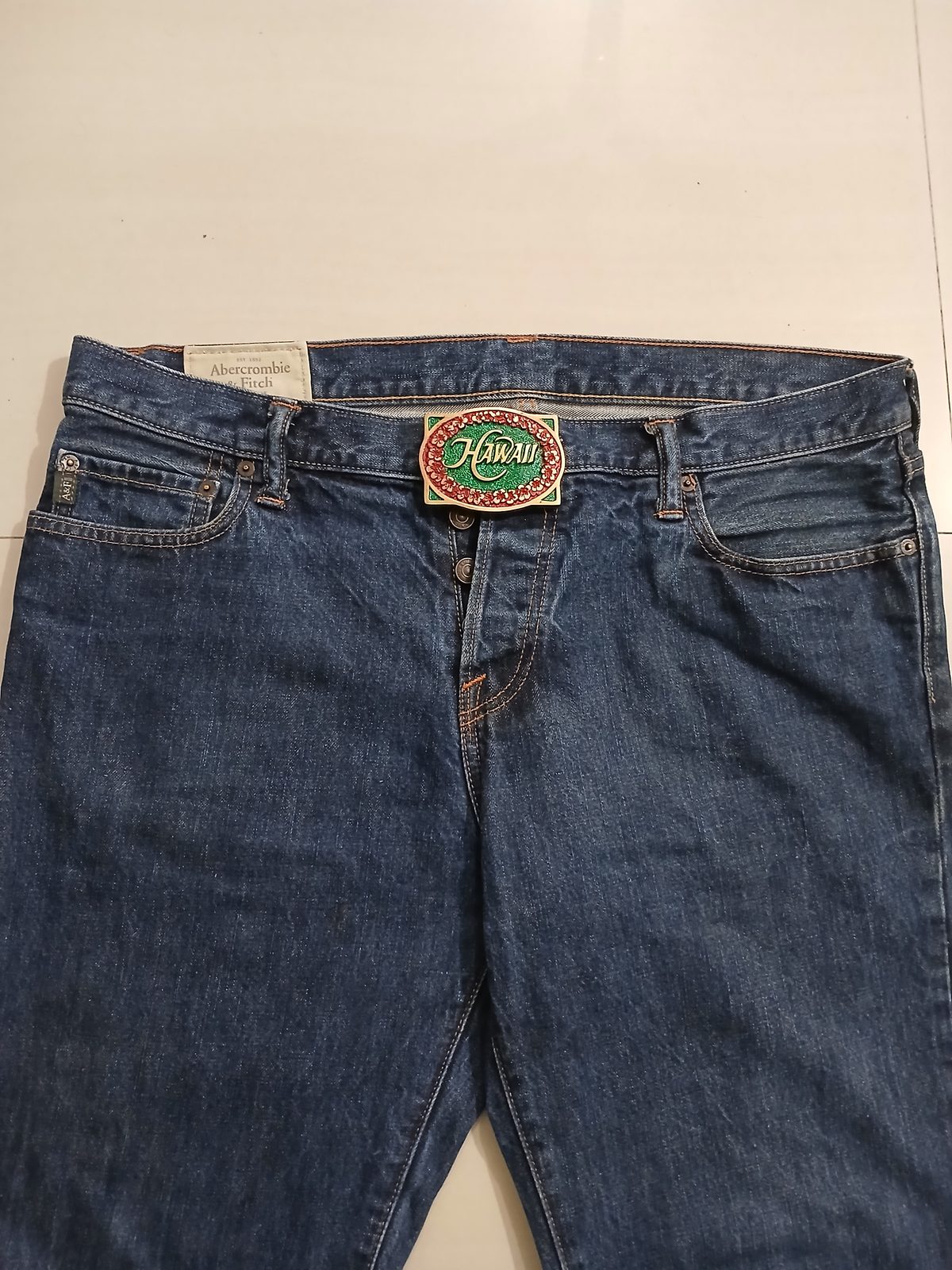 Hawaii Vintage Belt Buckle – Worn on belt with jeans Hawaii vintage belt buckle – worn on belt with jeans