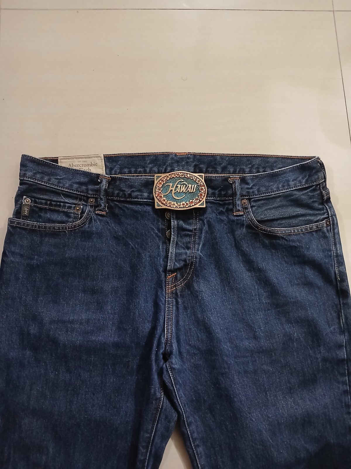 Hawaii Vintage Belt Buckle – Worn on belt with jeans Hawaii vintage belt buckle – worn on belt with jeans
