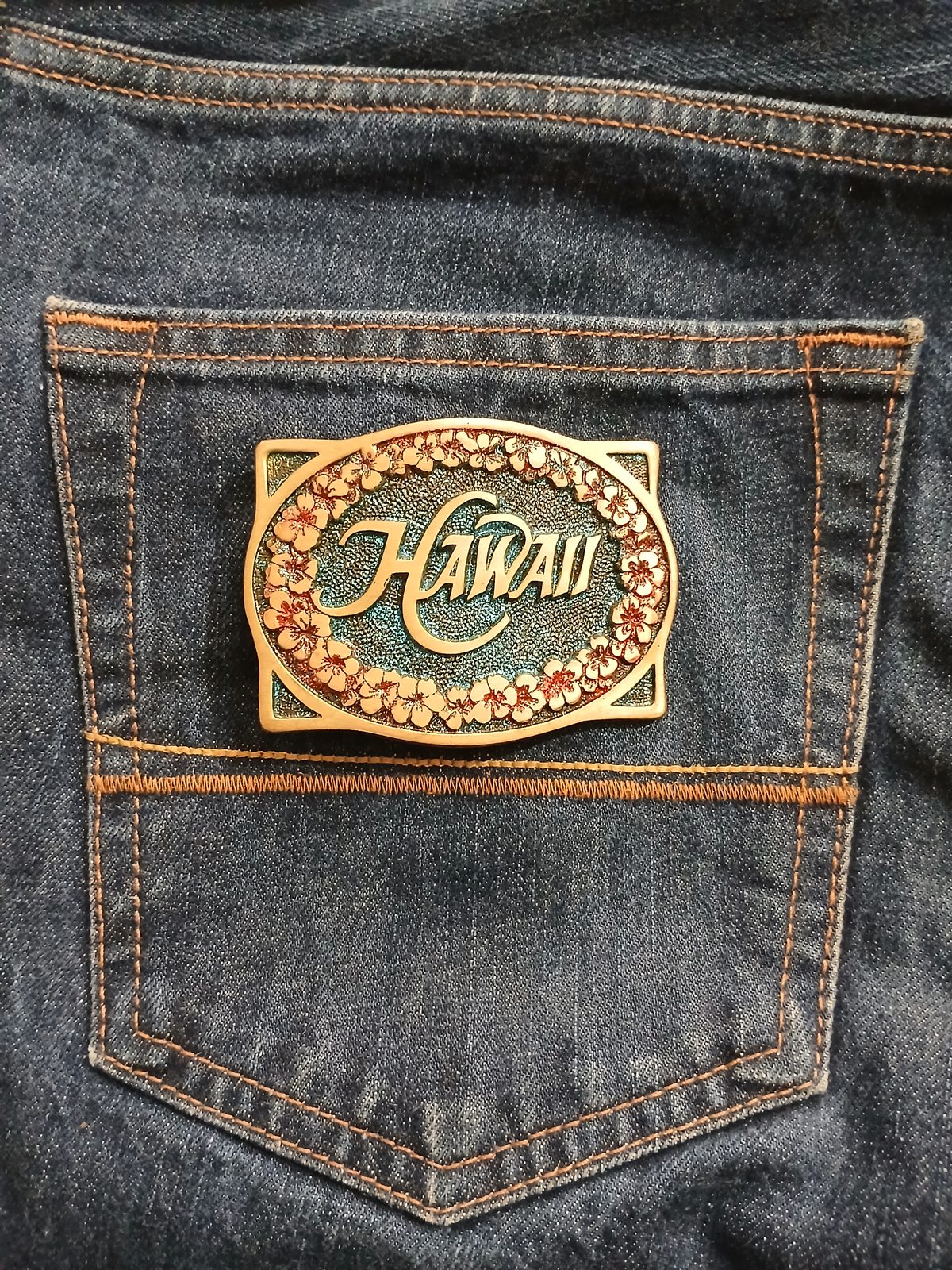 Hawaii Vintage Belt Buckle – On jeans back pocket Hawaii vintage belt buckle – on jeans back pocket