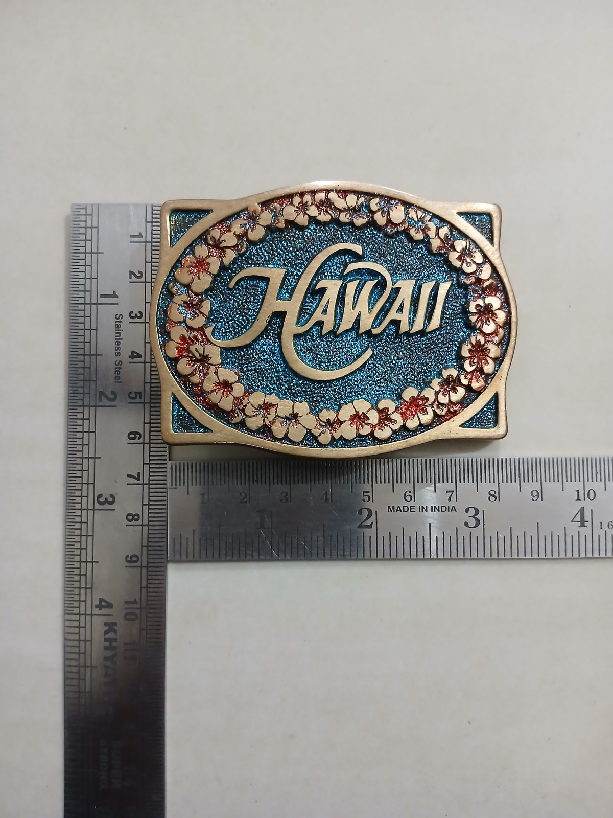 Hawaii Vintage Belt Buckle – With ruler for size Hawaii vintage belt buckle – with ruler for size