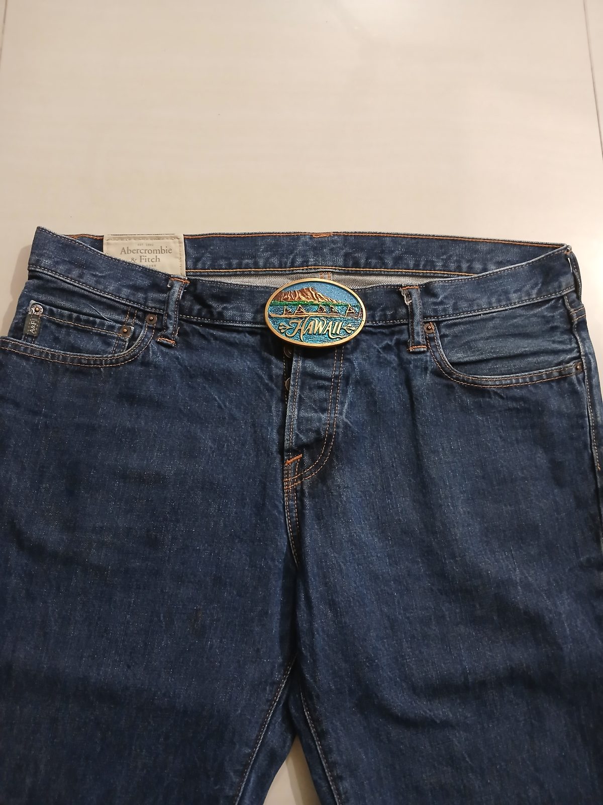 Hawaii Vintage Belt Buckle – Worn on belt with jeans Hawaii vintage belt buckle – worn on belt with jeans