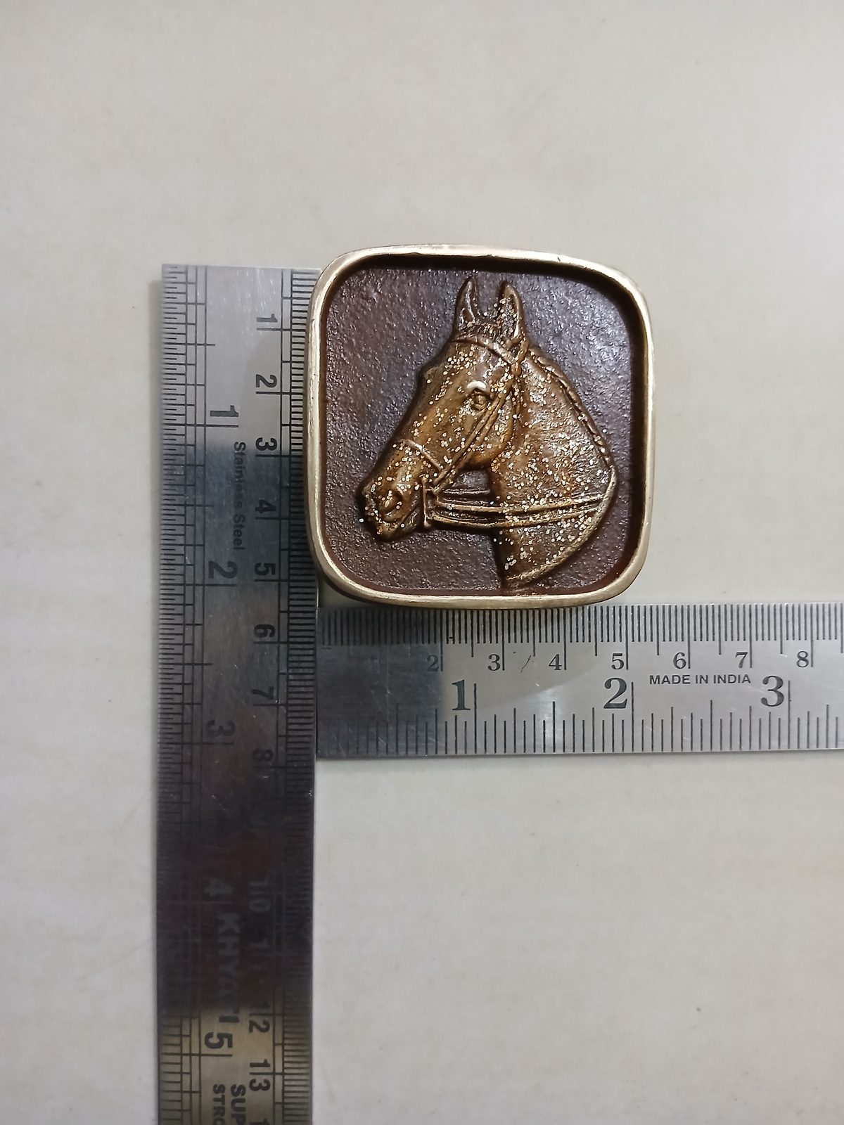 Horse Head Vintage Belt Buckle – With ruler for size Horse Head vintage belt buckle – with ruler for size