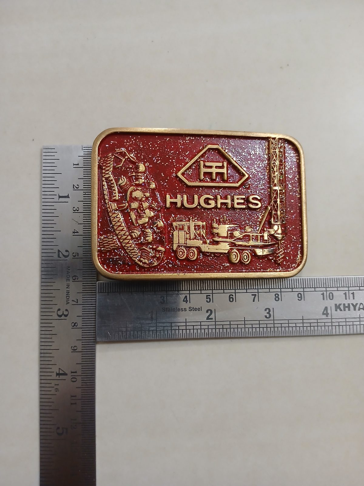 Hughes Vintage Belt Buckle – With ruler for size Hughes vintage belt buckle – with ruler for size