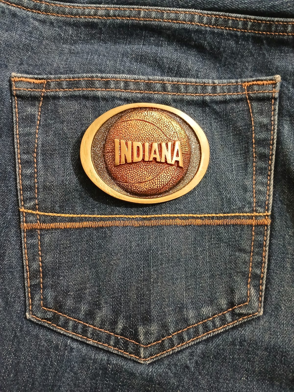 Indiana Basketball Vintage Belt Buckle – On jeans back pocket Indiana Basketball vintage belt buckle – on jeans back pocket
