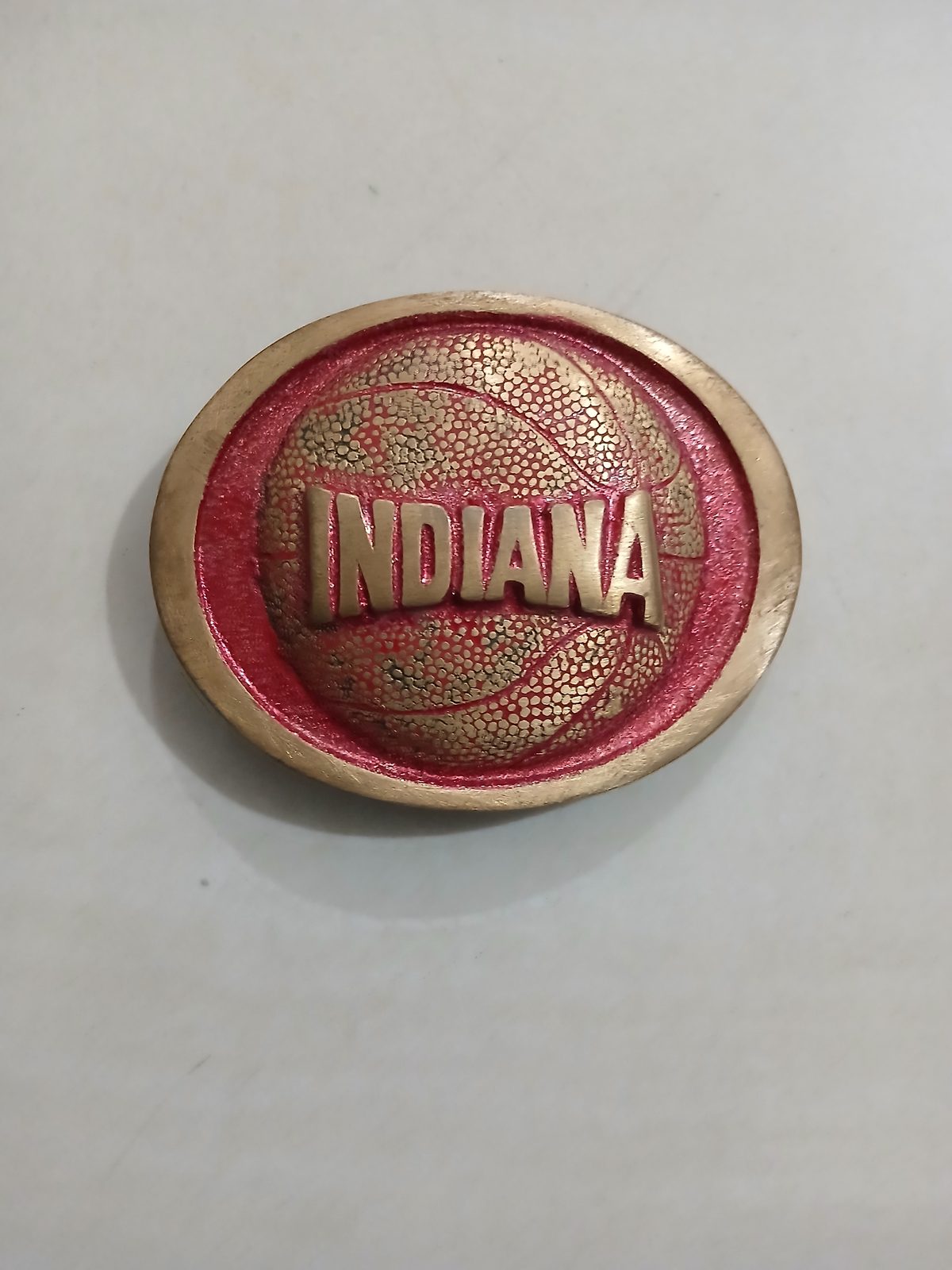 Indiana Basketball Vintage Belt Buckle – Front view Indiana Basketball vintage belt buckle – front view