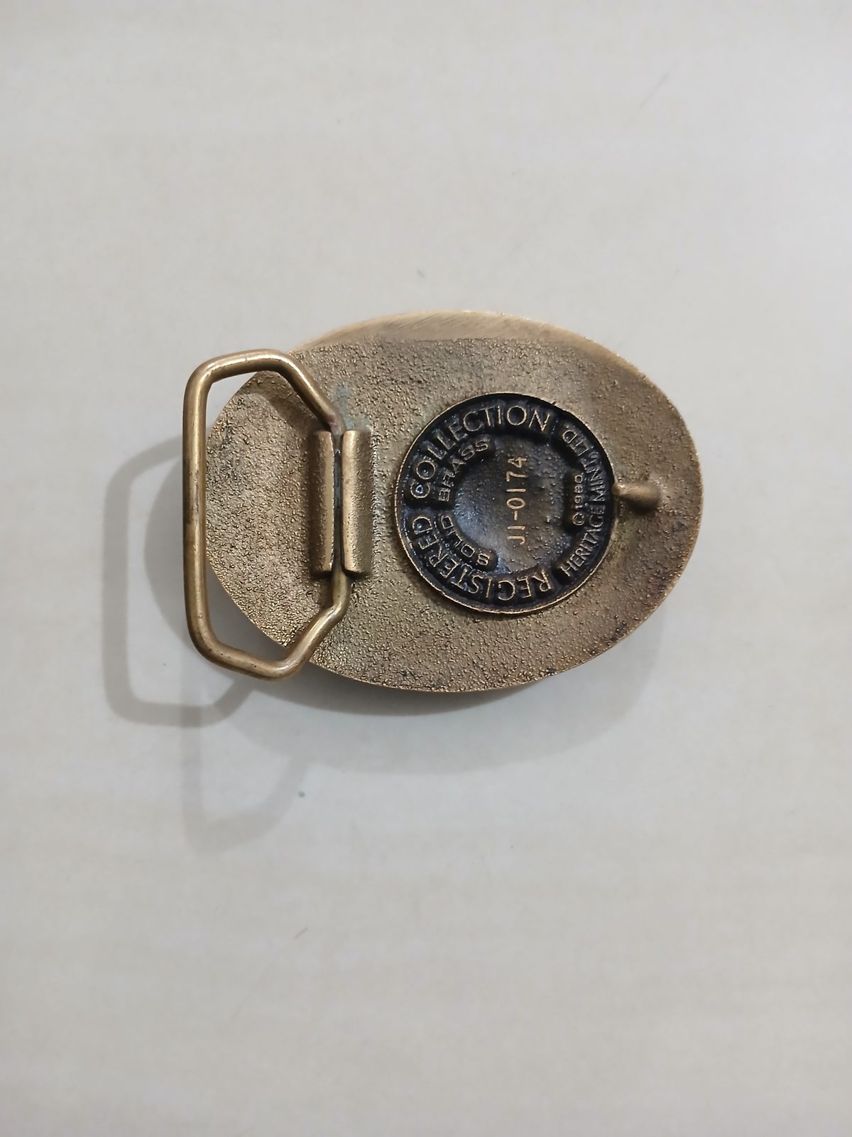 Indiana Basketball Vintage Belt Buckle – Back view Indiana Basketball vintage belt buckle – back view
