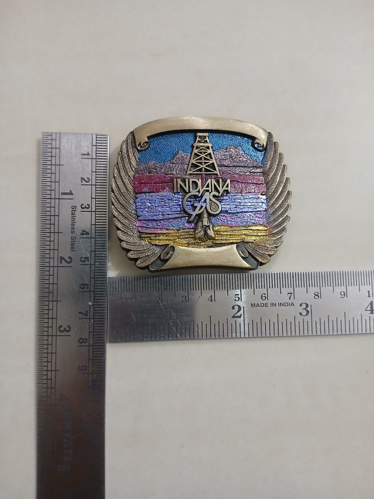 Indiana Gas Vintage Belt Buckle – With ruler for size Indiana Gas vintage belt buckle – with ruler for size