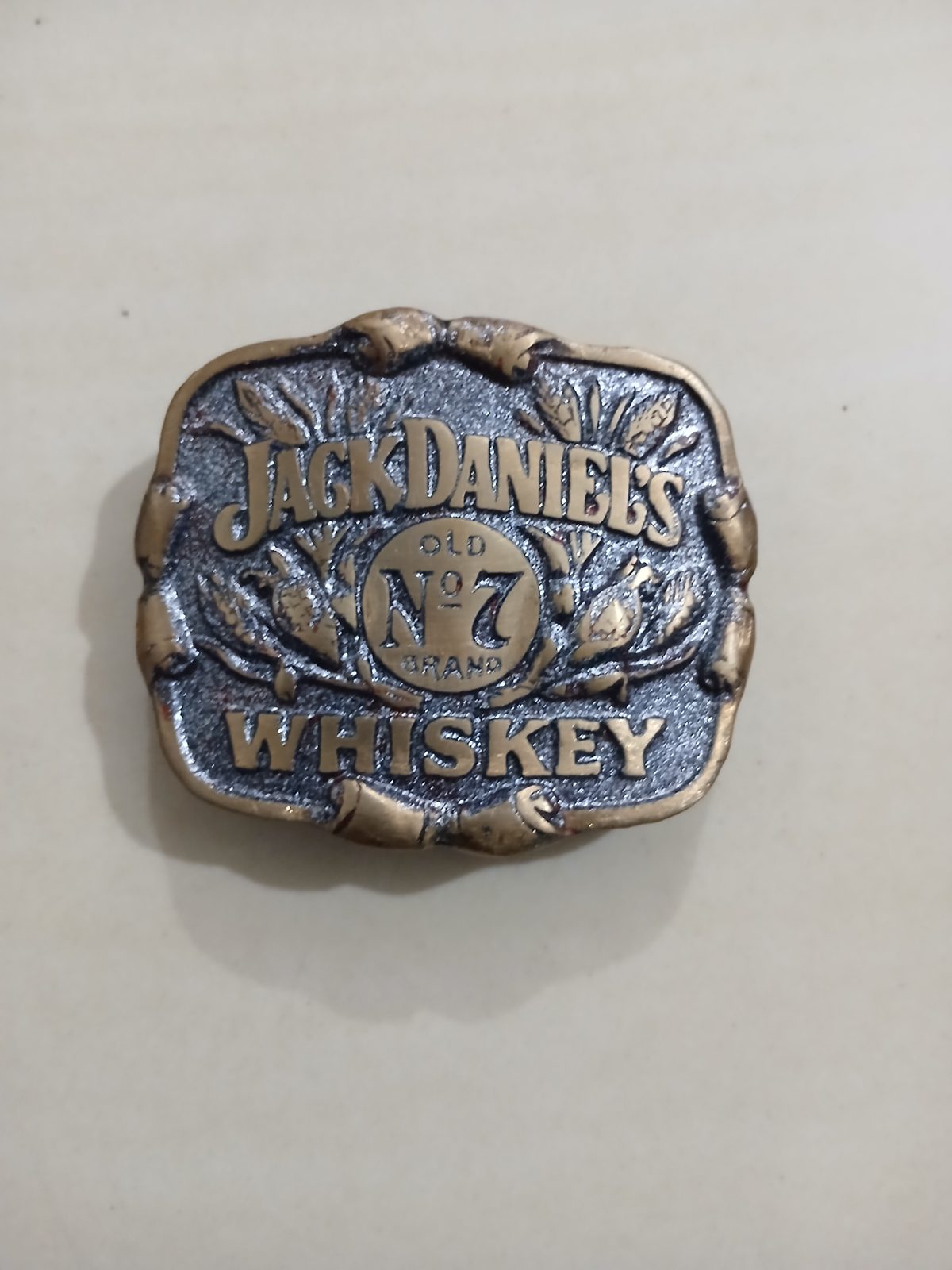 Jack Daniels Whiskey Vintage Belt Buckle – Front view Jack Daniels Whiskey vintage belt buckle – front view