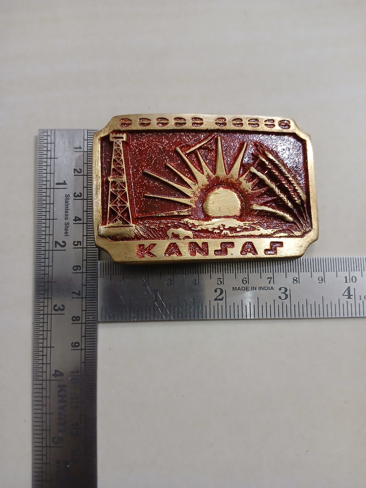 Kansas Sunflower Vintage Belt Buckle – With ruler for size Kansas Sunflower vintage belt buckle – with ruler for size