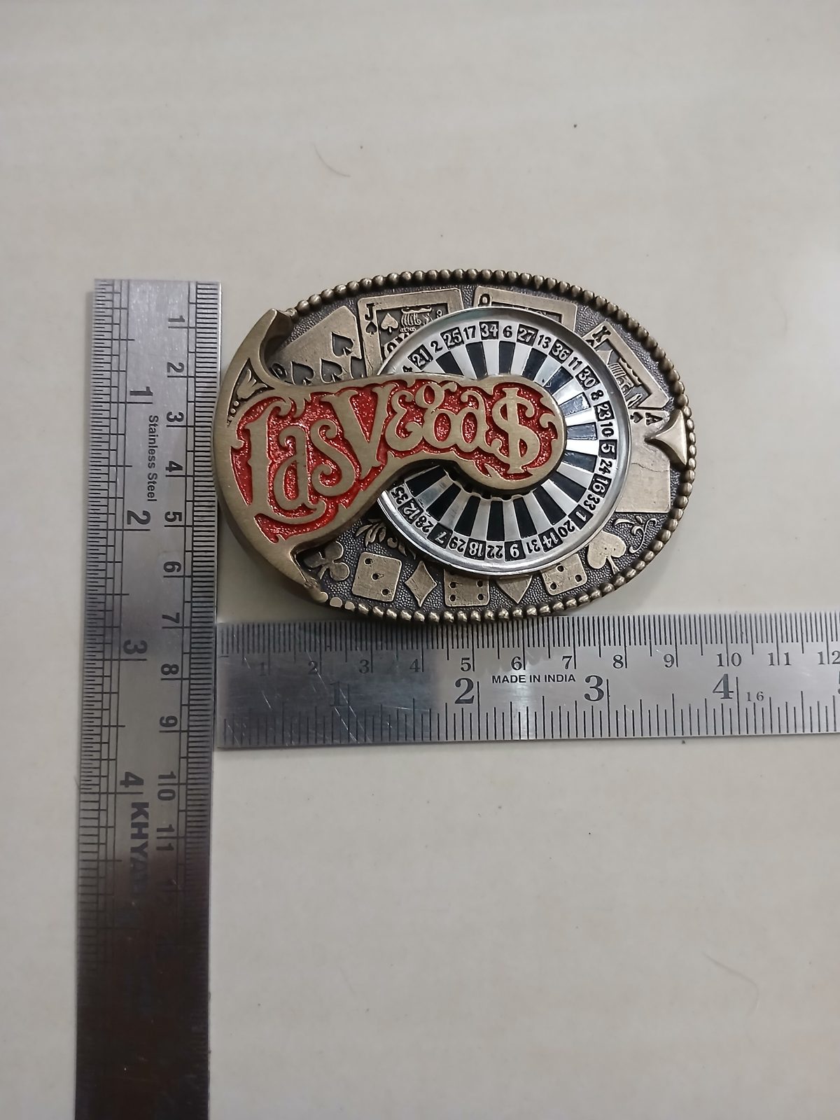 Las Vegas Vintage Belt Buckle – With ruler for size Las Vegas vintage belt buckle – with ruler for size