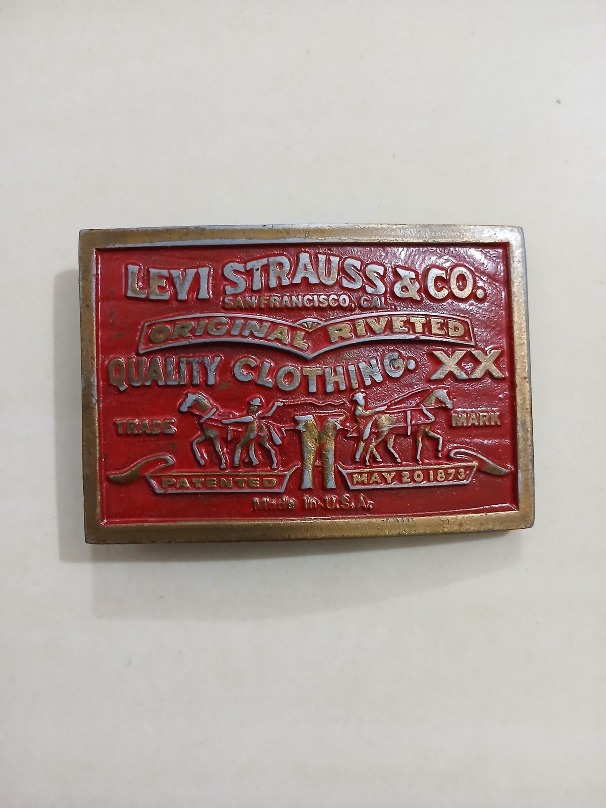 Levi Strauss Quality Clothing Vintage Belt Buckle – Front view Levi Strauss Quality Clothing vintage belt buckle – front view