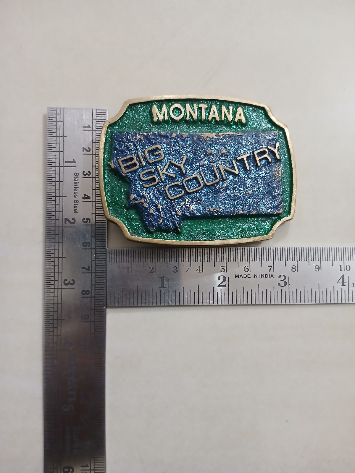 Montana Big Sky Country Vintage Belt Buckle – With ruler for size Montana Big Sky Country vintage belt buckle – with ruler for size
