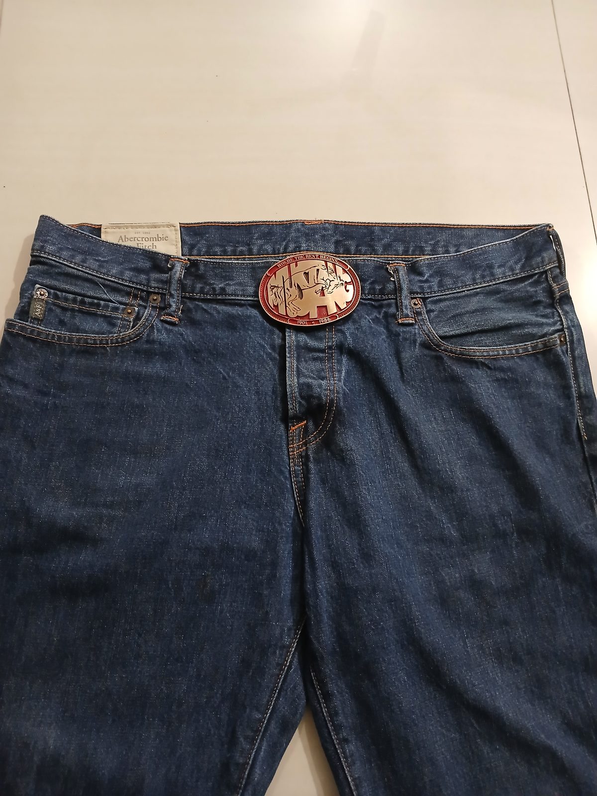 Mustang 1901-1986 Vintage Belt Buckle – Worn on belt with jeans Mustang 1901-1986 vintage belt buckle – worn on belt with jeans