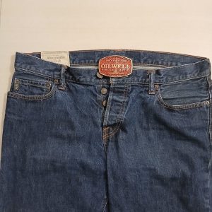 Oilwell Service Supply vintage belt buckle – worn on belt with jeans