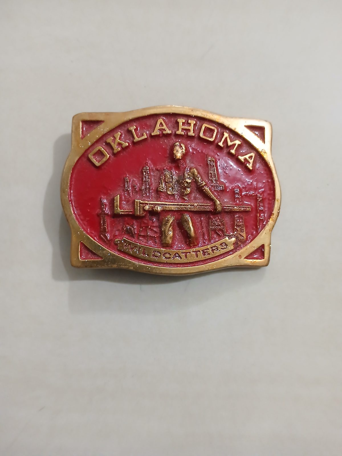 Oklahoma Wildcatters Vintage Belt Buckle – Front view Oklahoma Wildcatters vintage belt buckle – front view