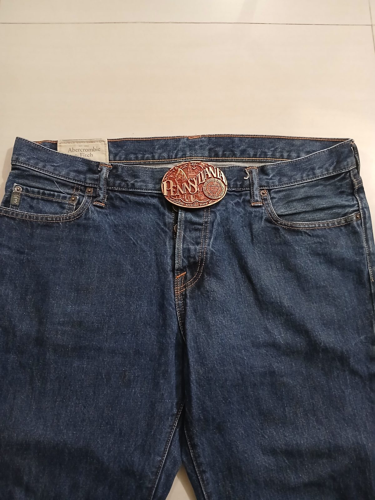Pennsylvania Keystone State Vintage Belt Buckle – Worn on belt with jeans Pennsylvania Keystone State vintage belt buckle – worn on belt with jeans