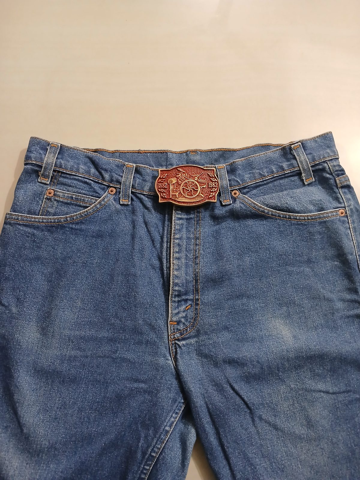 Printing Press 1882-1982 Vintage Belt Buckle – Worn on belt with jeans Printing Press 1882-1982 vintage belt buckle – worn on belt with jeans