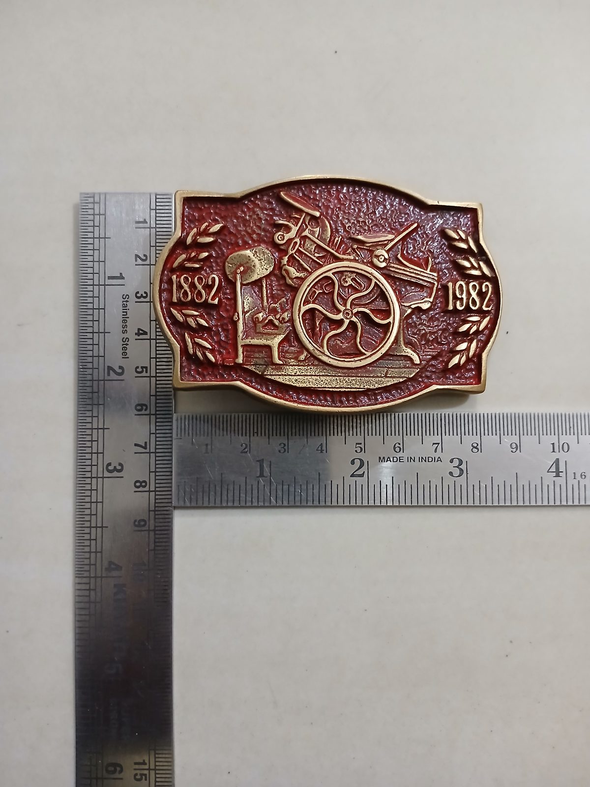 Printing Press 1882-1982 Vintage Belt Buckle – With ruler for size Printing Press 1882-1982 vintage belt buckle – with ruler for size