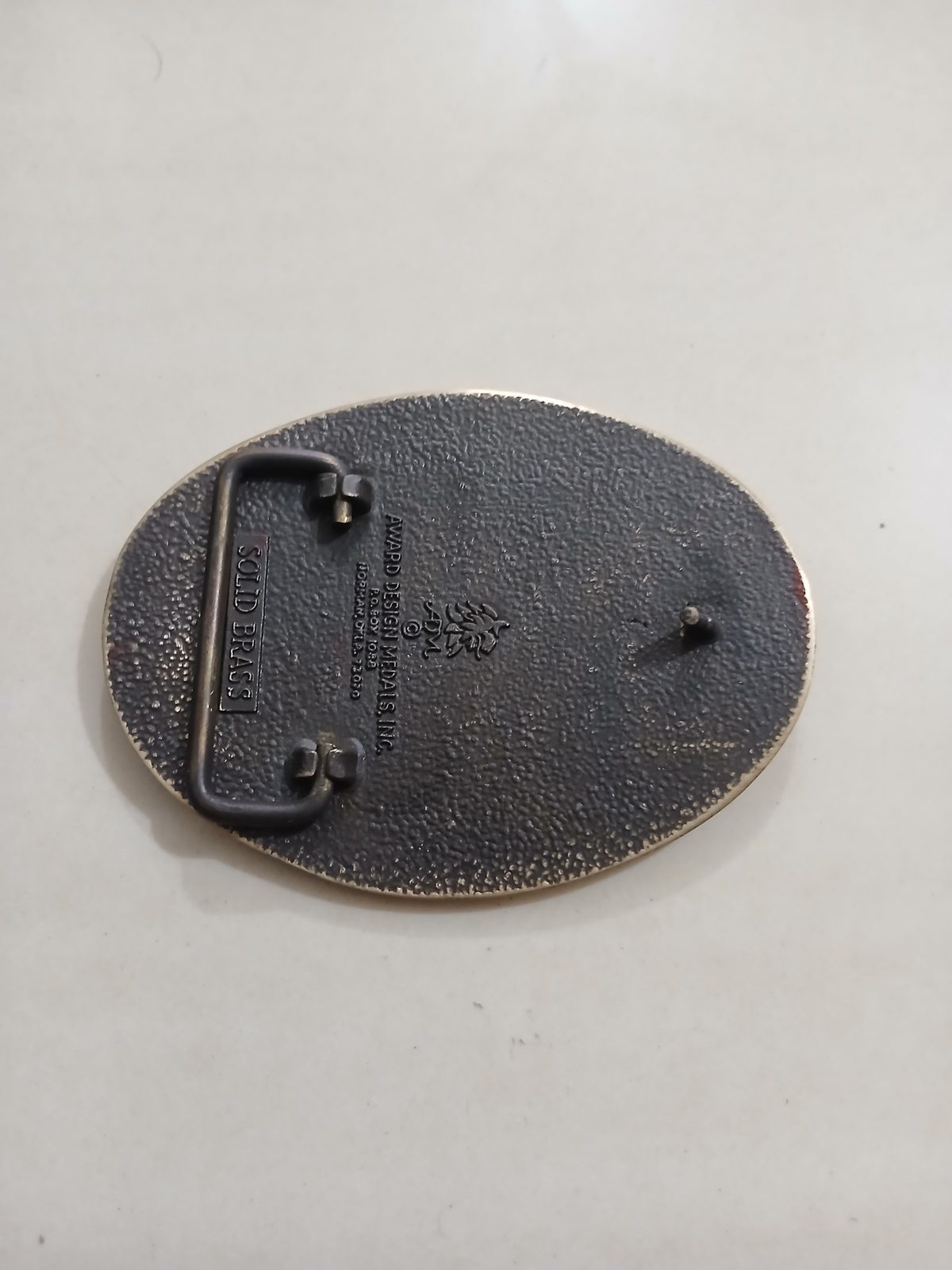 Ratliff Casing Crews Mans Search For Oil Vintage Belt Buckle – Back view Ratliff Casing Crews Mans Search For Oil vintage belt buckle – back view