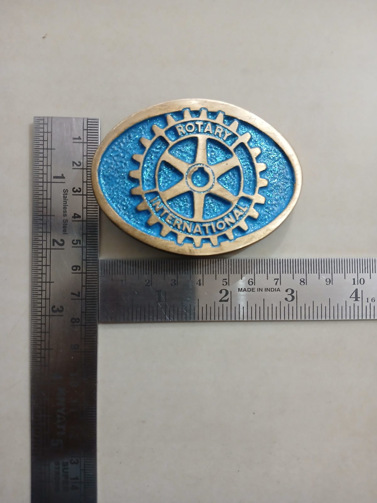 Rotary International Vintage Belt Buckle – With ruler for size Rotary International vintage belt buckle – with ruler for size