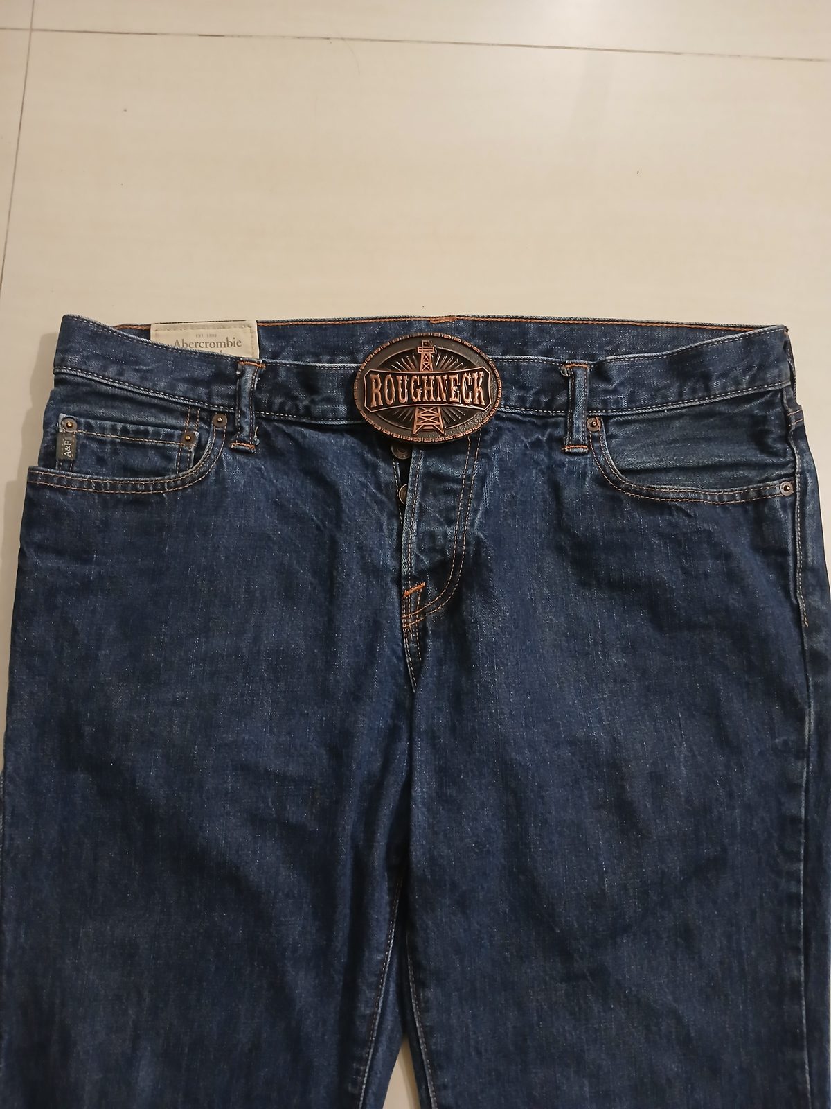 Roughneck Oil Derrick Vintage Belt Buckle – Worn on belt with jeans Roughneck Oil Derrick vintage belt buckle – worn on belt with jeans