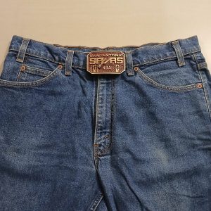 San Antonio Spurs NBA vintage belt buckle – worn on belt with jeans